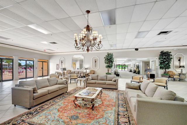 4900 Lucerne Lakes Boulevard 201, Lake Worth, FL 33467