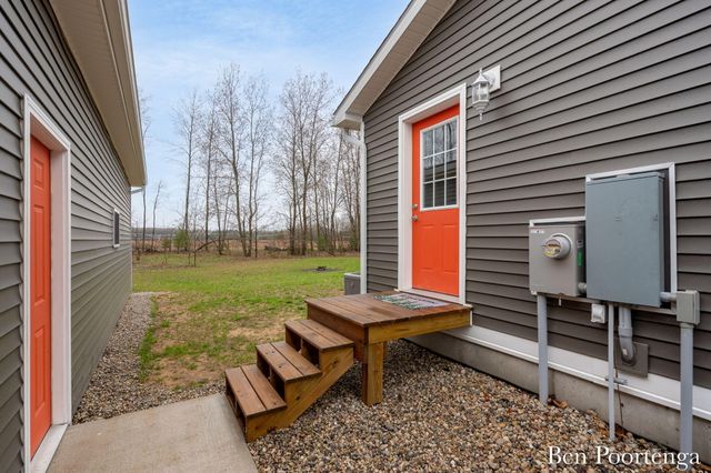 18351 W HC-Edmore Road, Howard City, MI 49329