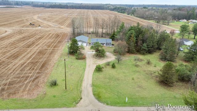 18351 W HC-Edmore Road, Howard City, MI 49329