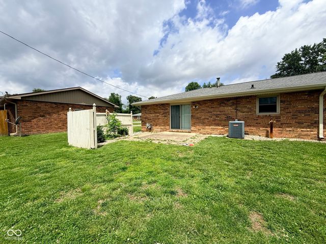 4525 Chapel Drive, Columbus, IN 47203