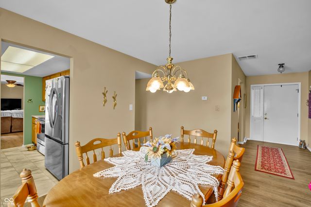 4525 Chapel Drive, Columbus, IN 47203