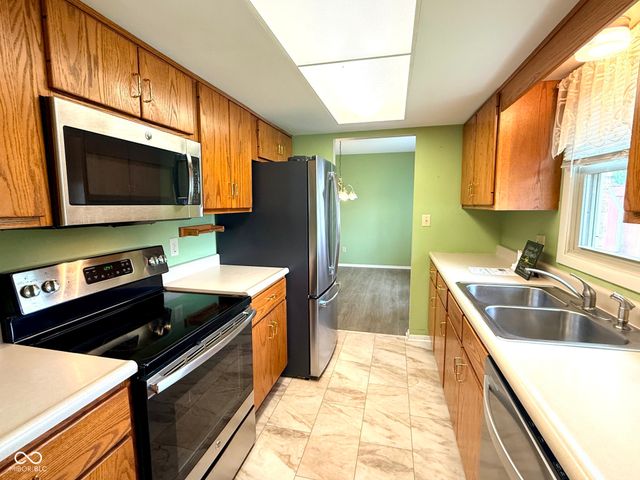 4525 Chapel Drive, Columbus, IN 47203