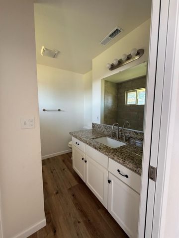 9375 E Bullard Avenue, Clovis, CA 93619