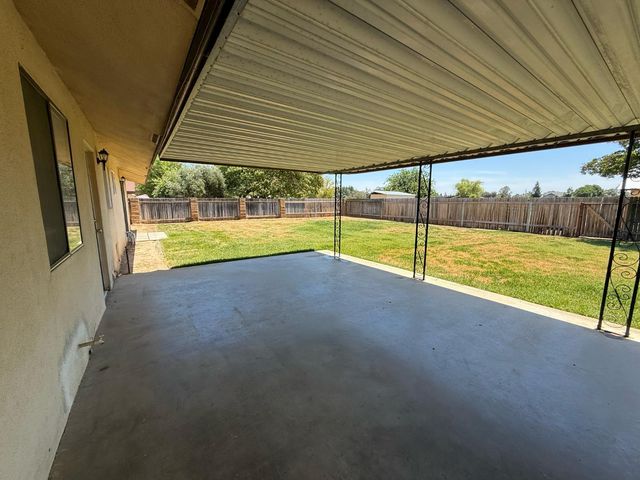 9375 E Bullard Avenue, Clovis, CA 93619