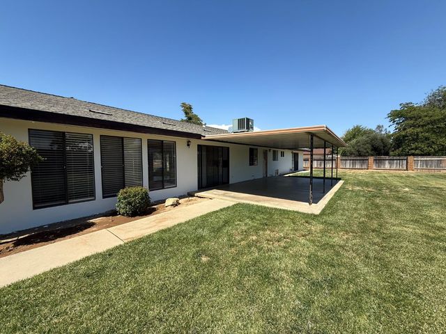 9375 E Bullard Avenue, Clovis, CA 93619