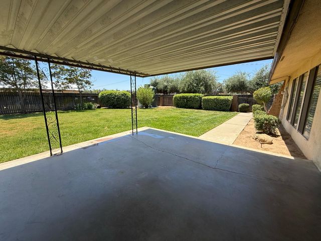 9375 E Bullard Avenue, Clovis, CA 93619