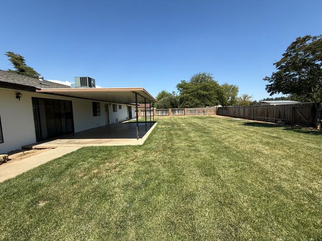 9375 E Bullard Avenue, Clovis, CA 93619