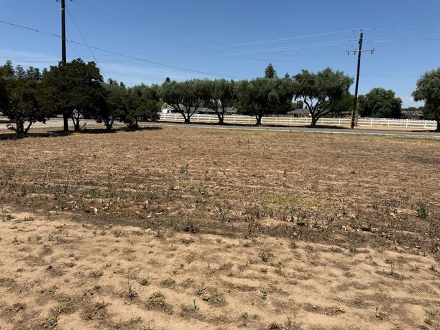 9375 E Bullard Avenue, Clovis, CA 93619