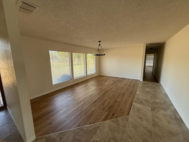 9375 E Bullard Avenue, Clovis, CA 93619