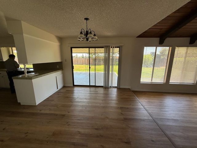 9375 E Bullard Avenue, Clovis, CA 93619