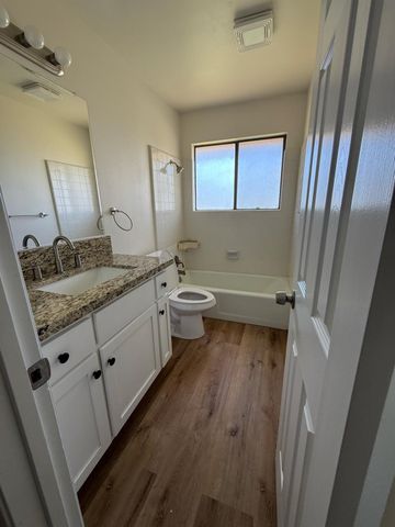9375 E Bullard Avenue, Clovis, CA 93619