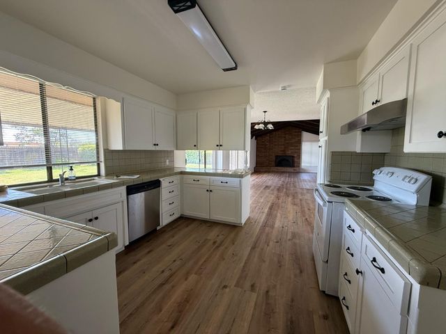 9375 E Bullard Avenue, Clovis, CA 93619
