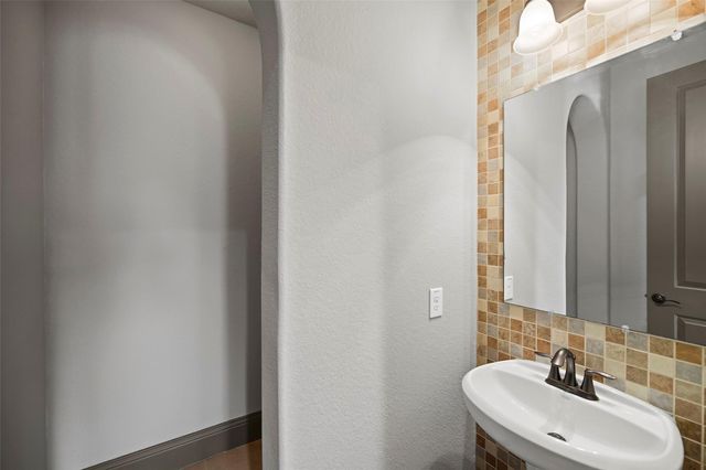 9802 Luna Springs Lane, Cypress, TX 77433