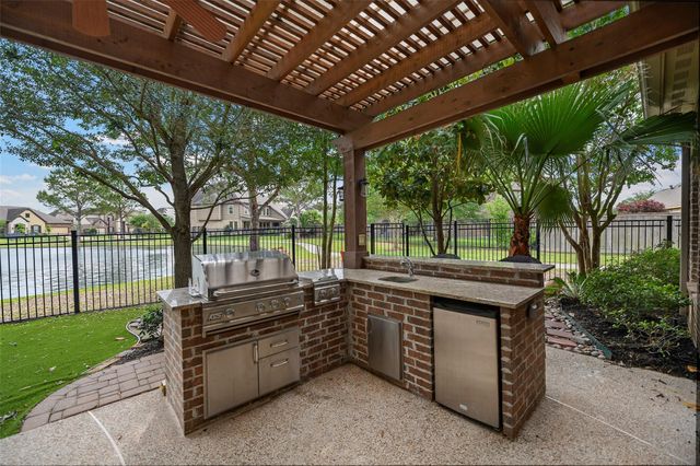 9802 Luna Springs Lane, Cypress, TX 77433