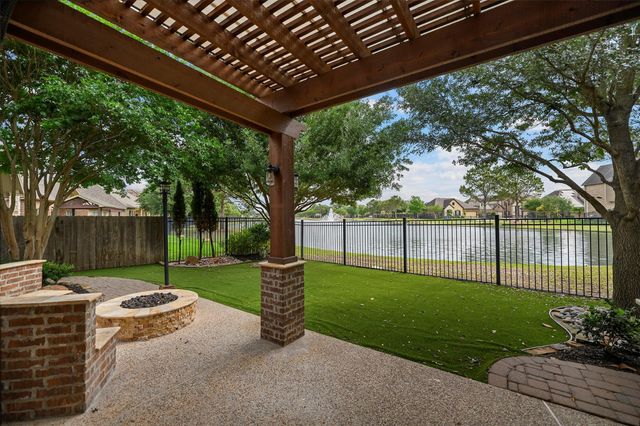 9802 Luna Springs Lane, Cypress, TX 77433