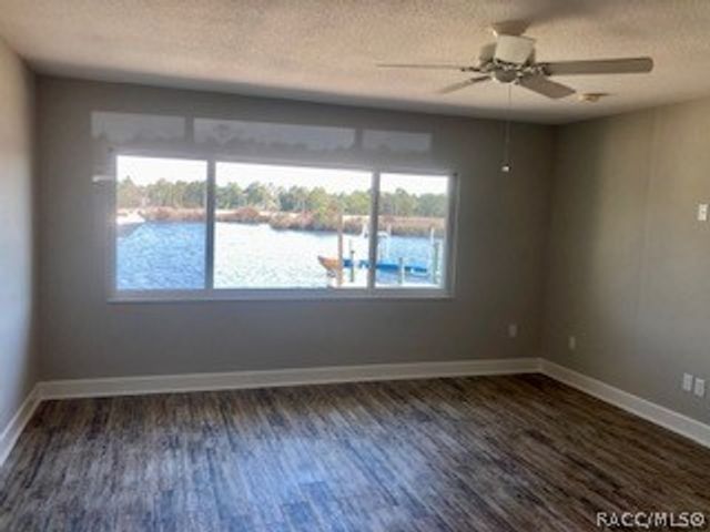 11474 W Bayshore Drive, Crystal River, FL 34429