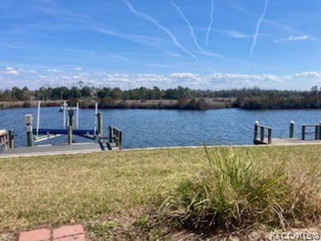 11474 W Bayshore Drive, Crystal River, FL 34429