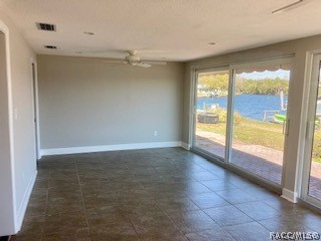 11474 W Bayshore Drive, Crystal River, FL 34429