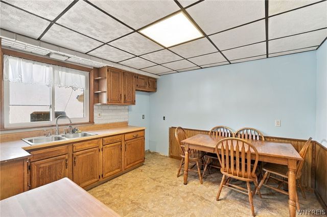 25 Cayuga Avenue, Lancaster, NY 14086