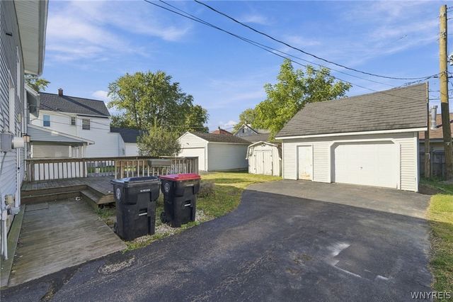 25 Cayuga Avenue, Lancaster, NY 14086