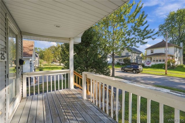 25 Cayuga Avenue, Lancaster, NY 14086