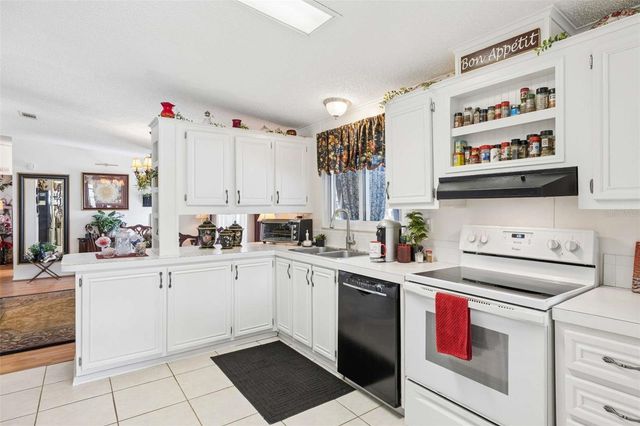 1433 ELKHART CIRCLE, Tavares, FL 32778
