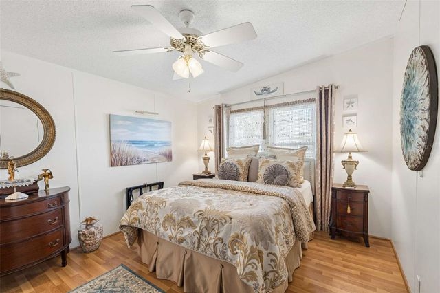 1433 ELKHART CIRCLE, Tavares, FL 32778