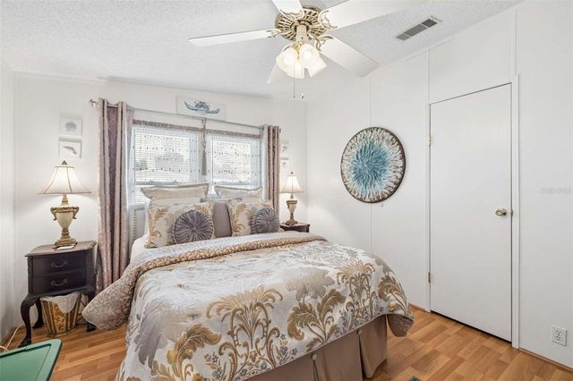 1433 ELKHART CIRCLE, Tavares, FL 32778