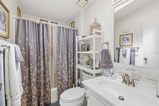 1433 ELKHART CIRCLE, Tavares, FL 32778