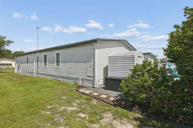 1433 ELKHART CIRCLE, Tavares, FL 32778