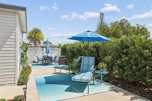 1433 ELKHART CIRCLE, Tavares, FL 32778