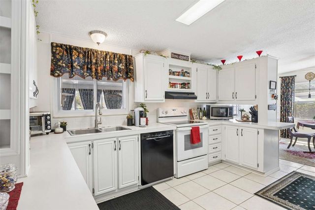 1433 ELKHART CIRCLE, Tavares, FL 32778