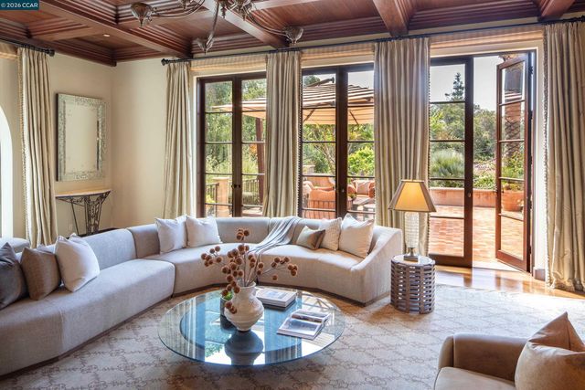 280 Indian Rd, Piedmont, CA 94610