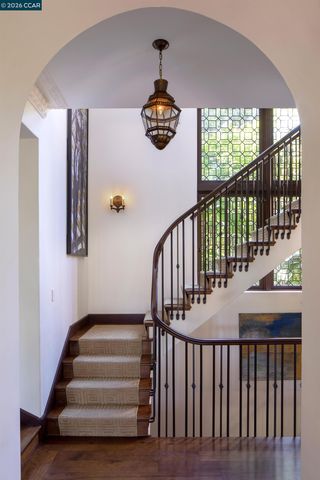 280 Indian Rd, Piedmont, CA 94610