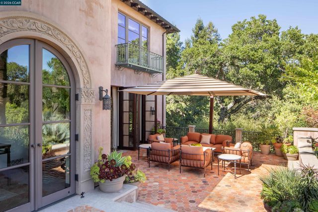 280 Indian Rd, Piedmont, CA 94610