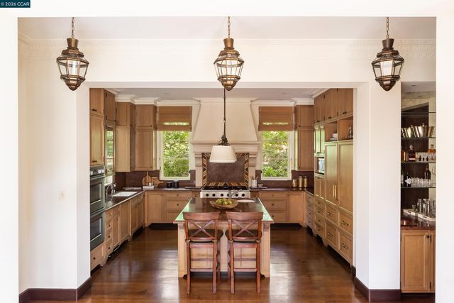 280 Indian Rd, Piedmont, CA 94610