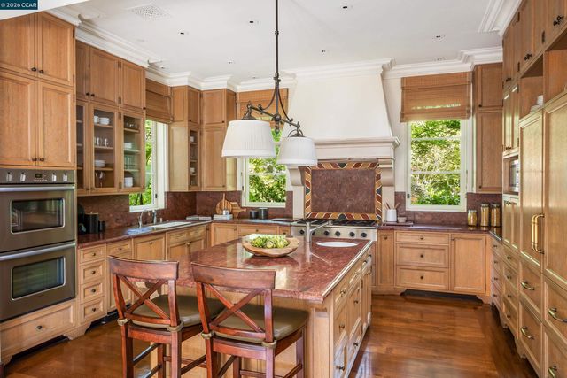 280 Indian Rd, Piedmont, CA 94610