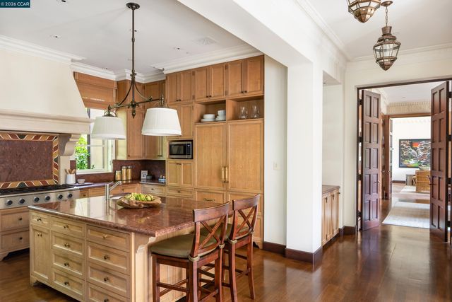 280 Indian Rd, Piedmont, CA 94610