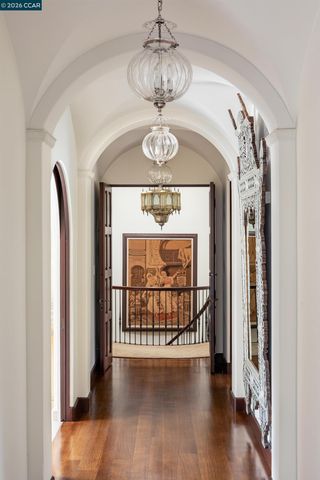 280 Indian Rd, Piedmont, CA 94610