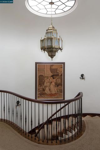 280 Indian Rd, Piedmont, CA 94610