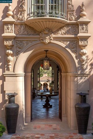 280 Indian Rd, Piedmont, CA 94610