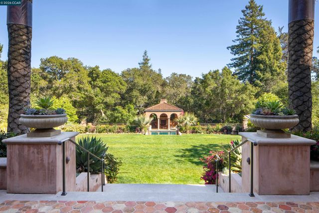 280 Indian Rd, Piedmont, CA 94610