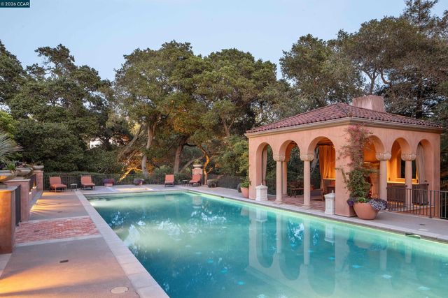 280 Indian Rd, Piedmont, CA 94610