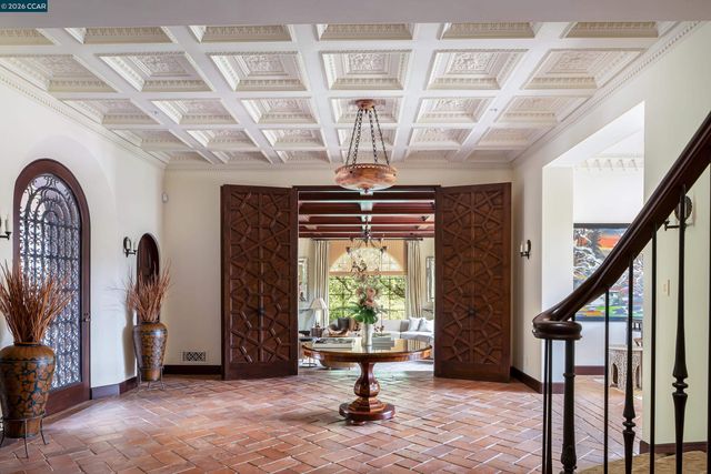 280 Indian Rd, Piedmont, CA 94610
