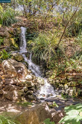 280 Indian Rd, Piedmont, CA 94610