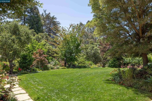 280 Indian Rd, Piedmont, CA 94610