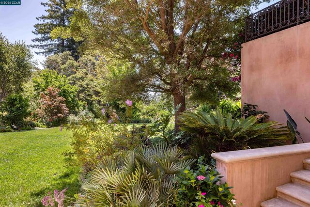 280 Indian Rd, Piedmont, CA 94610