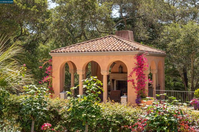 280 Indian Rd, Piedmont, CA 94610
