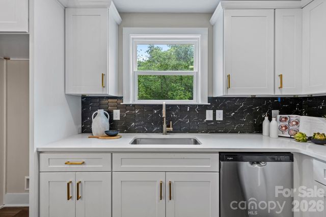 607 N Dixie Street, Cherryville, NC 28021