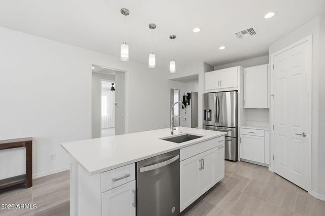 1536 W FLINTLOCK Drive, San Tan Valley, AZ 85144